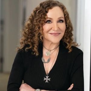 Meet your Posher, Tina